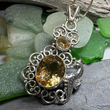 Load image into Gallery viewer, Seasong Seahorse Necklace