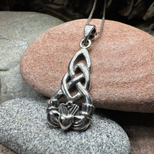 Load image into Gallery viewer, Croi Claddagh Necklace