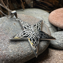 Load image into Gallery viewer, Constella Celtic Star Necklace