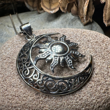 Load image into Gallery viewer, Luan Moon Necklace