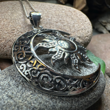 Load image into Gallery viewer, Luan Moon Necklace