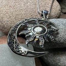Load image into Gallery viewer, Luan Moon Necklace