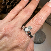 Load image into Gallery viewer, Aurora Claddagh Ring