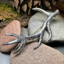 Load image into Gallery viewer, Damh Antler Kilt Pin