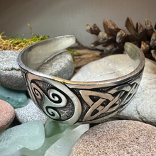 Load image into Gallery viewer, Beowulf Celtic Spiral Bracelet