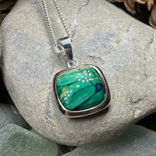 Load image into Gallery viewer, Mira Heathergems Celtic Necklace