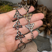 Load image into Gallery viewer, Eire Trinity Knot Bracelet