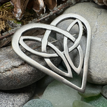 Load image into Gallery viewer, Everheart Celtic Heart Brooch