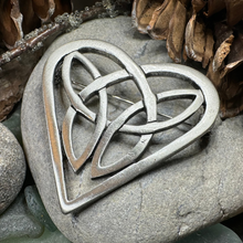 Load image into Gallery viewer, Everheart Celtic Heart Brooch