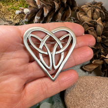 Load image into Gallery viewer, Everheart Celtic Heart Brooch