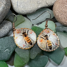 Load image into Gallery viewer, Springtime Bee Copper Earrings