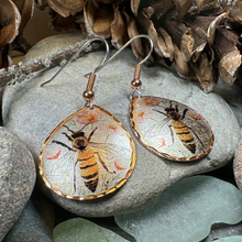 Load image into Gallery viewer, Springtime Bee Copper Earrings
