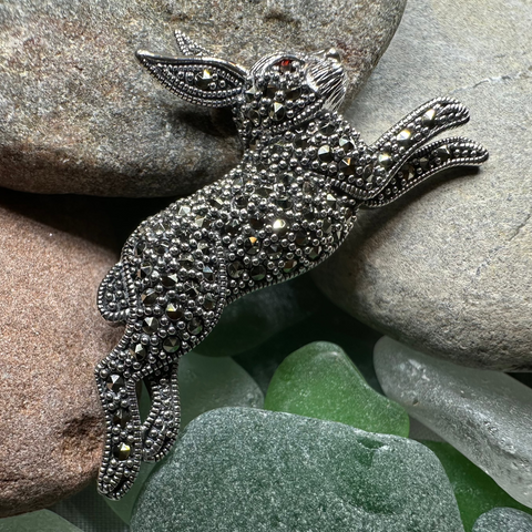 Load image into Gallery viewer, Coinín Marcasite Rabbit Brooch in Sterling Silver