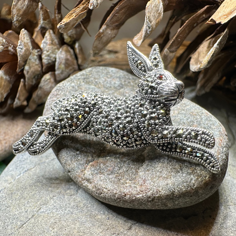 Load image into Gallery viewer, Coinín Marcasite Rabbit Brooch in Sterling Silver