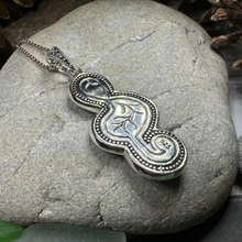 Load image into Gallery viewer, Crescendo Music Note Necklace