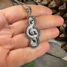 Load image into Gallery viewer, Crescendo Music Note Necklace