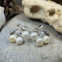 Load image into Gallery viewer, Pearl Bayberry Earrings