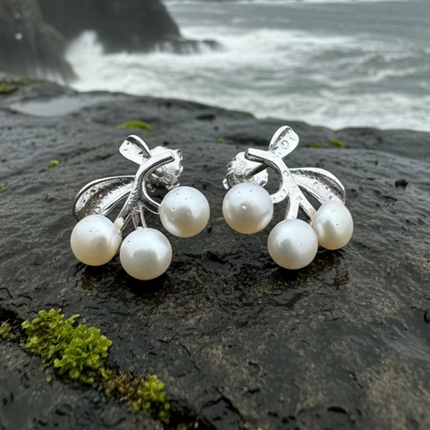 Load image into Gallery viewer, Pearl Bayberry Earrings