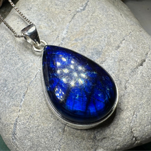 Load image into Gallery viewer, Galaxy Blue Labradorite Necklace