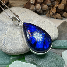Load image into Gallery viewer, Galaxy Blue Labradorite Necklace