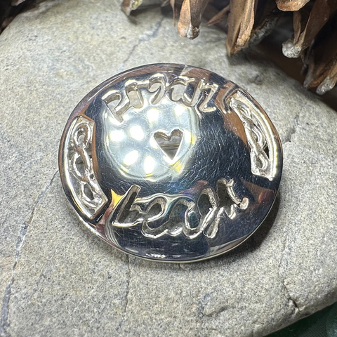 Load image into Gallery viewer, Scots Gaelic "Little Kisses" Brooch - Handmade in Scotland