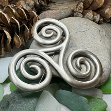 Load image into Gallery viewer, Vesunna Celtic Spiral Brooch