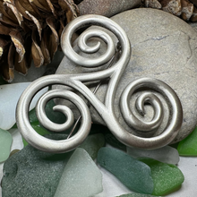 Load image into Gallery viewer, Vesunna Celtic Spiral Brooch