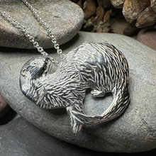 Load image into Gallery viewer, Dratsie Scottish Otter Necklace