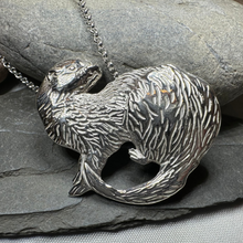 Load image into Gallery viewer, Dratsie Scottish Otter Necklace