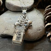 Load image into Gallery viewer, Avrae Dragon Necklace