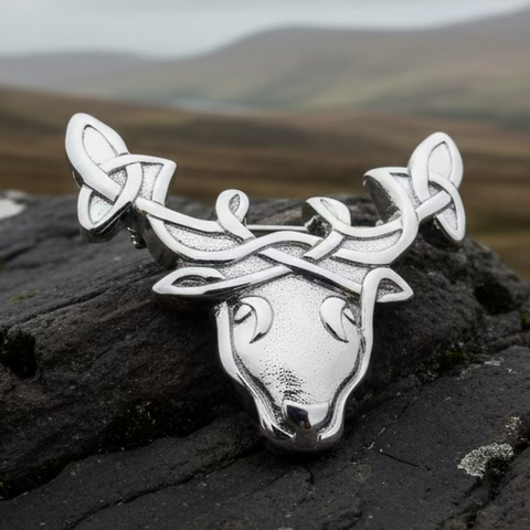 Load image into Gallery viewer, Celtic Tradition Stag Brooch