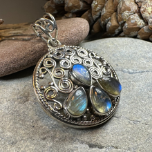 Load image into Gallery viewer, Celtic Aura Labradorite Necklace
