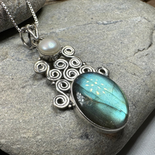 Load image into Gallery viewer, Phoebe Labradorite Necklace