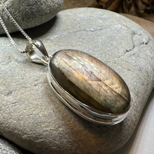 Load image into Gallery viewer, Celtic Purple Night Necklace