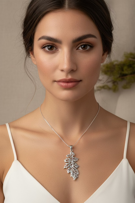 Derwen Oak Leaf Necklace in Sterling Silver