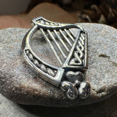 Load image into Gallery viewer, Oisin Irish Shamrock Harp Necklace in Sterling Silver