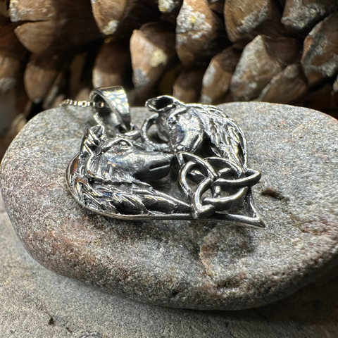 Load image into Gallery viewer, Wolf Lovers Necklace