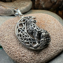 Load image into Gallery viewer, Mac Tíre Wolf Necklace