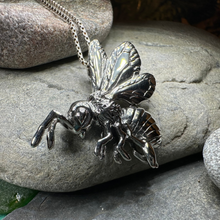 Load image into Gallery viewer, Cordelia Bee Necklace