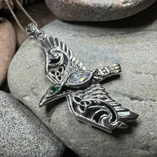 Load image into Gallery viewer, Oryx Celtic Raven Necklace