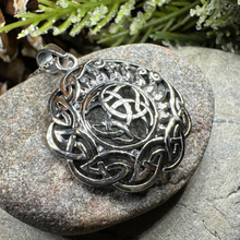 Load image into Gallery viewer, Sun Knot Necklace