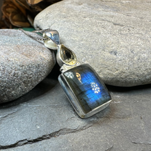 Load image into Gallery viewer, Briony Labradorite Necklace