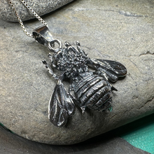 Load image into Gallery viewer, Bethany Realistic Bee Necklace