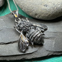 Load image into Gallery viewer, Bethany Realistic Bee Necklace