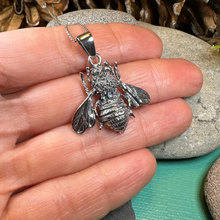 Load image into Gallery viewer, Bethany Realistic Bee Necklace