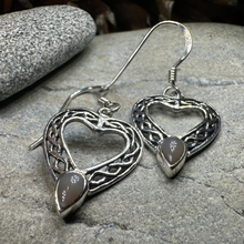 Load image into Gallery viewer, Scottish Heart Earrings