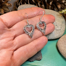 Load image into Gallery viewer, Scottish Heart Earrings