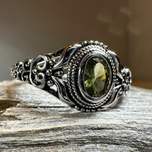 Load image into Gallery viewer, Romantic Celtic Knot Ring