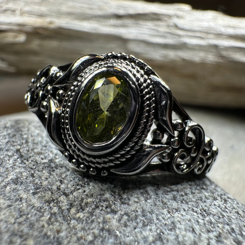 Load image into Gallery viewer, Romantic Celtic Knot Ring in Sterling Silver