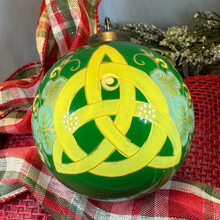 Load image into Gallery viewer, Celtic Trinity Knot Ornament
